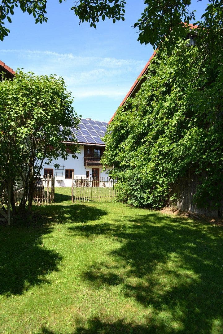 Predaj domu 340 m², pozemek 5.400 m², Massing, Bavorsko Predaj domu 340 m², pozemek 5.400 m², Massing, Bavorsko