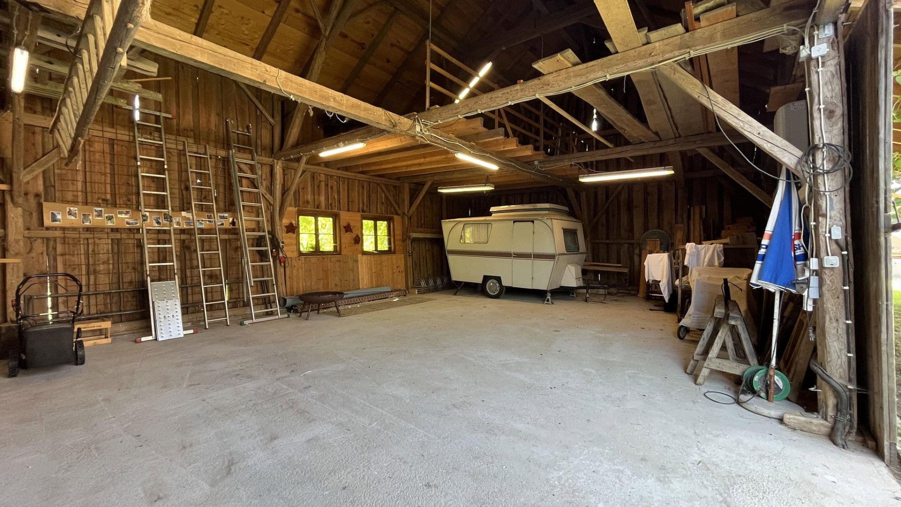 Predaj domu 340 m², pozemek 5.400 m², Massing, Bavorsko Predaj domu 340 m², pozemek 5.400 m², Massing, Bavorsko