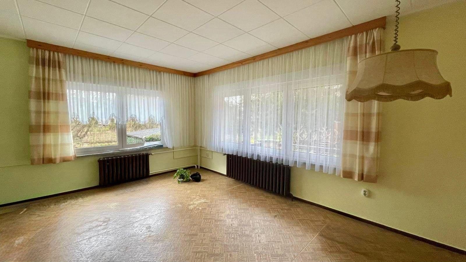 Predaj domu 115 m², pozemek 2.082 m², Lindenallee 43, Mühlenbecker Land, Brandenbursko Predaj domu 115 m², pozemek 2.082 m², Lindenallee 43, Mühlenbecker Land, Brandenbursko