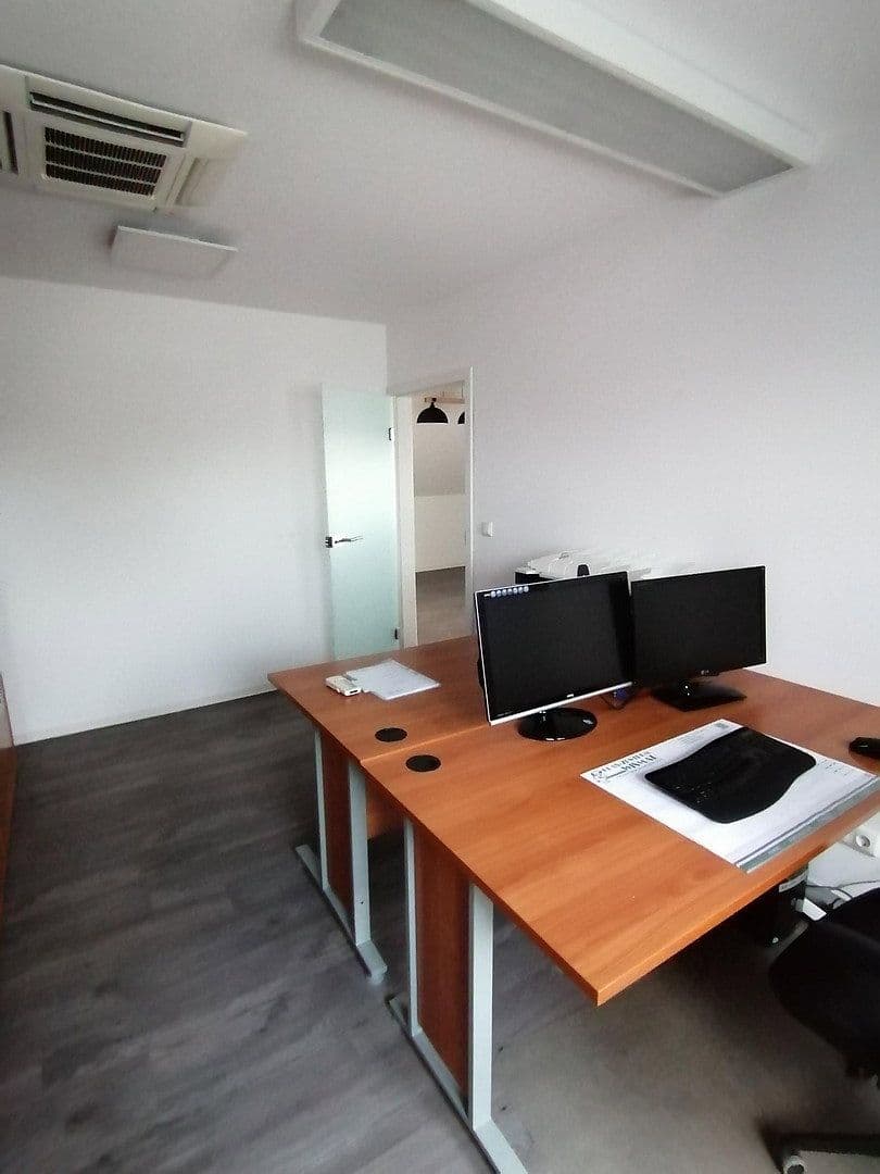 Prenájom kancelárie 90 m², Satowerstraße 75c, Kritzmow, Meklenbursko-Predpomoransko Prenájom kancelárie 90 m², Satowerstraße 75c, Kritzmow, Meklenbursko-Predpomoransko