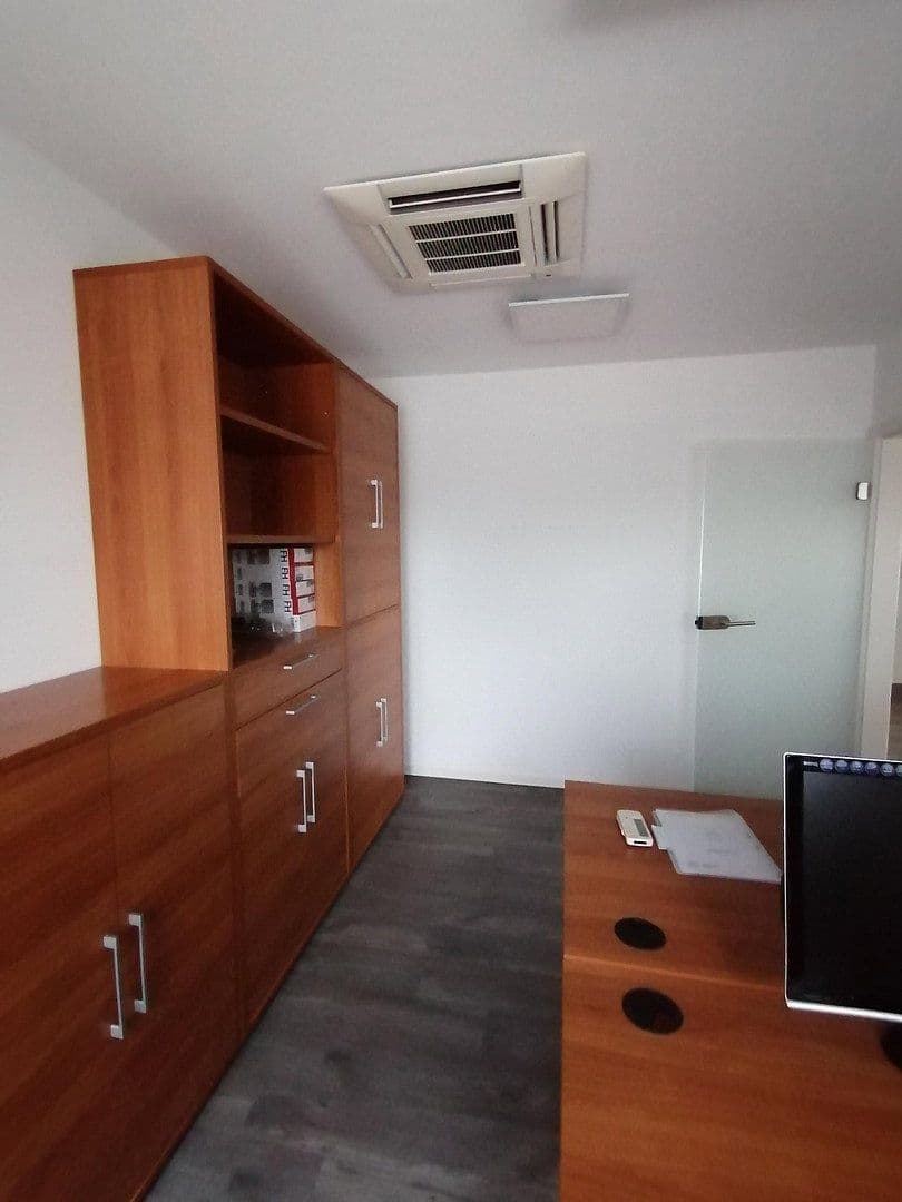 Prenájom kancelárie 90 m², Satowerstraße 75c, Kritzmow, Meklenbursko-Predpomoransko Prenájom kancelárie 90 m², Satowerstraße 75c, Kritzmow, Meklenbursko-Predpomoransko