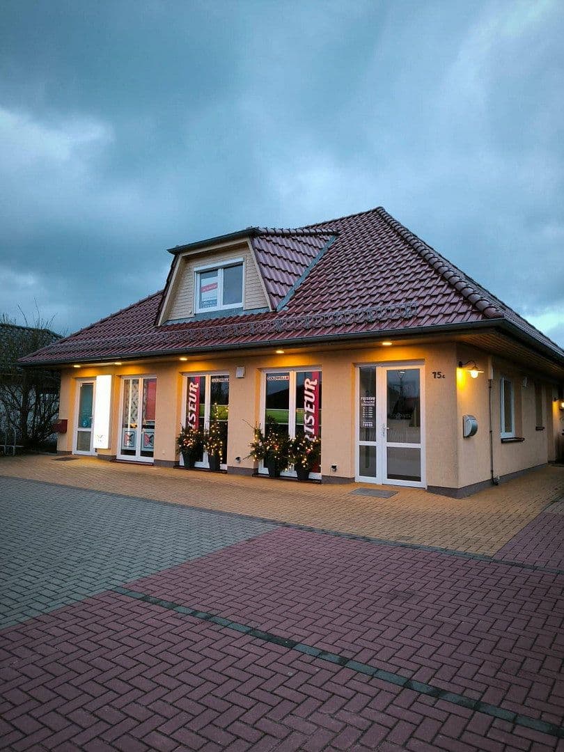 Prenájom kancelárie 90 m², Satowerstraße 75c, Kritzmow, Meklenbursko-Predpomoransko Prenájom kancelárie 90 m², Satowerstraße 75c, Kritzmow, Meklenbursko-Predpomoransko