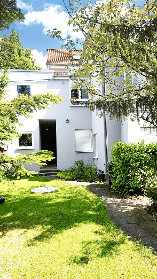 Predaj domu 283 m², pozemek 433 m², Weissach, Bádensko-Wurttembersko Predaj domu 283 m², pozemek 433 m², Weissach, Bádensko-Wurttembersko