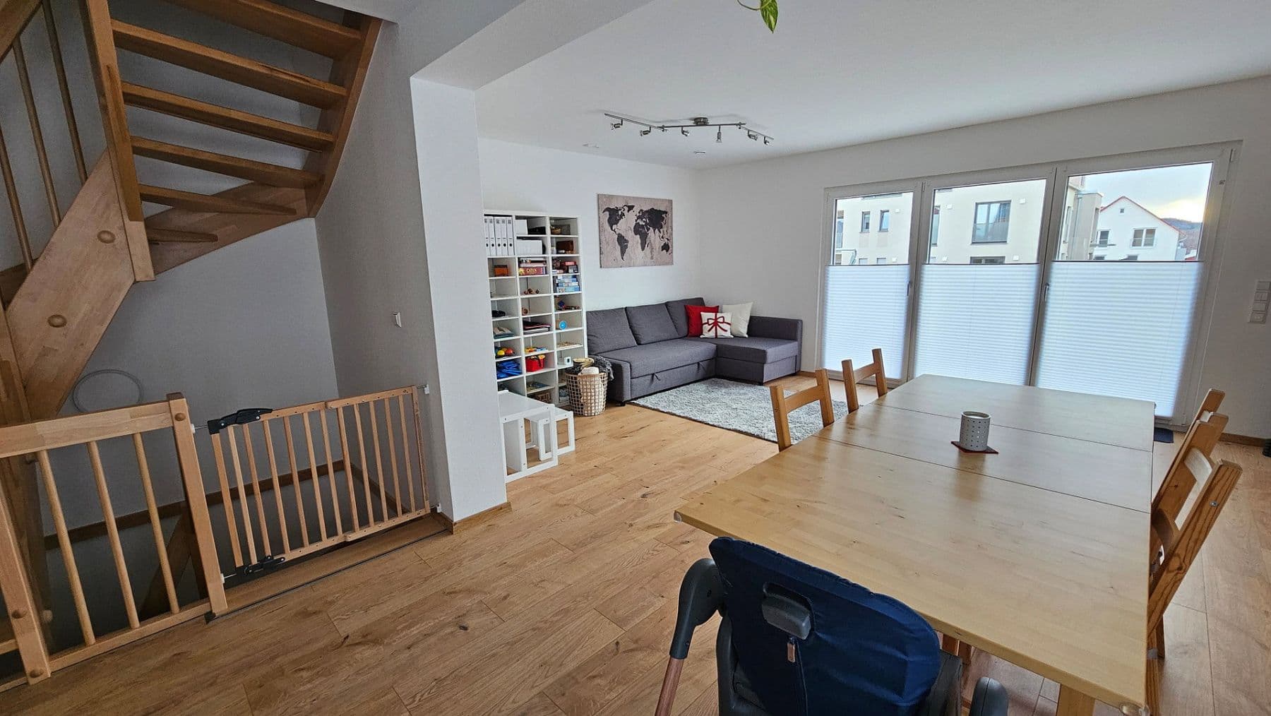 Prenájom bytu 4-izbový 150 m², Schwäbisch Hall, Bádensko-Wurttembersko Prenájom bytu 4-izbový 150 m², Schwäbisch Hall, Bádensko-Wurttembersko
