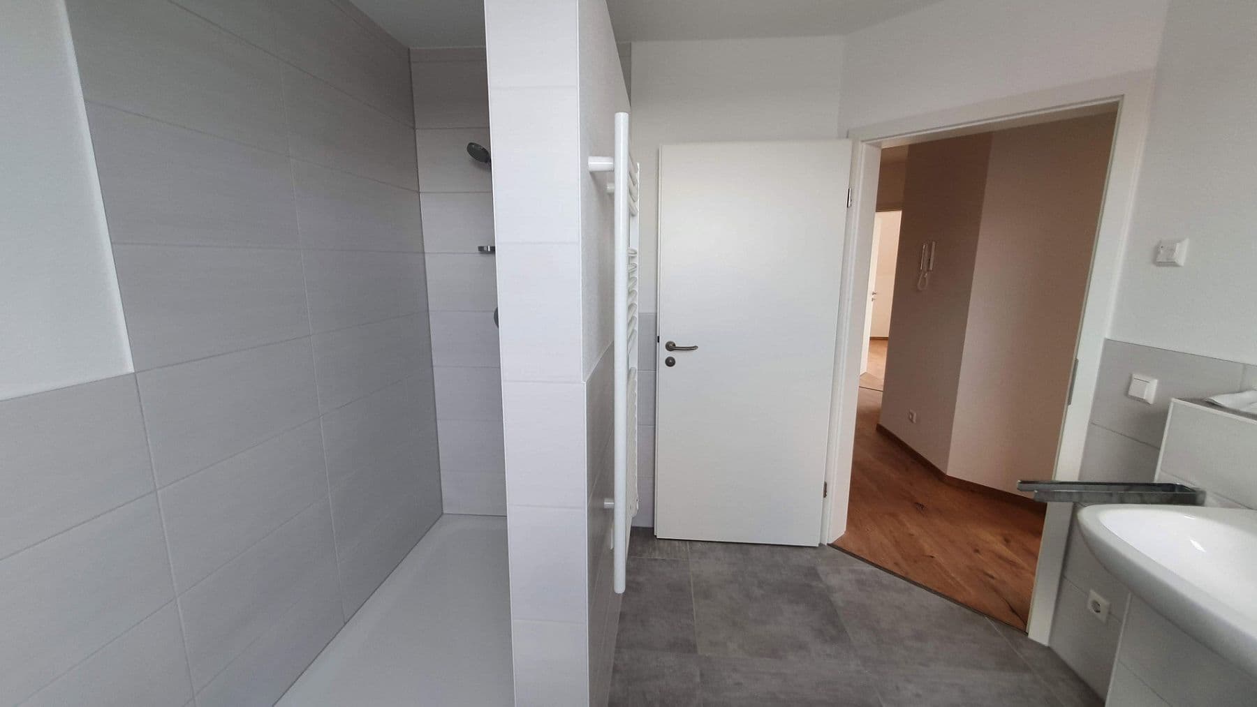 Prenájom bytu 4-izbový 150 m², Schwäbisch Hall, Bádensko-Wurttembersko Prenájom bytu 4-izbový 150 m², Schwäbisch Hall, Bádensko-Wurttembersko