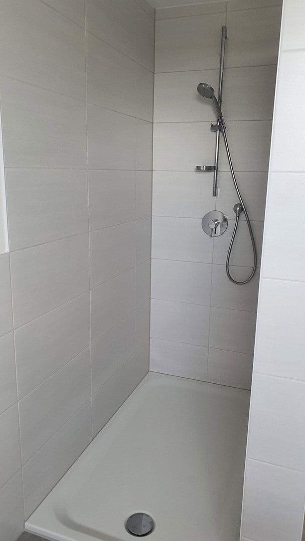 Prenájom bytu 4-izbový 150 m², Schwäbisch Hall, Bádensko-Wurttembersko Prenájom bytu 4-izbový 150 m², Schwäbisch Hall, Bádensko-Wurttembersko