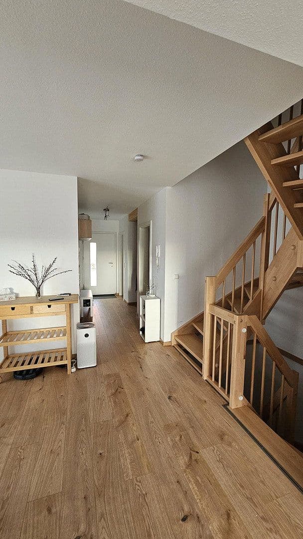 Prenájom bytu 4-izbový 150 m², Schwäbisch Hall, Bádensko-Wurttembersko Prenájom bytu 4-izbový 150 m², Schwäbisch Hall, Bádensko-Wurttembersko