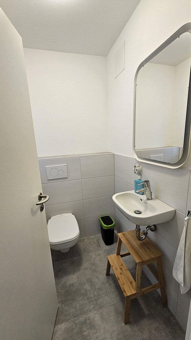 Prenájom bytu 4-izbový 150 m², Schwäbisch Hall, Bádensko-Wurttembersko Prenájom bytu 4-izbový 150 m², Schwäbisch Hall, Bádensko-Wurttembersko