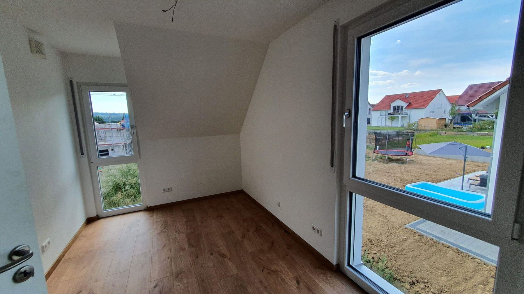 Prenájom bytu 4-izbový 150 m², Schwäbisch Hall, Bádensko-Wurttembersko Prenájom bytu 4-izbový 150 m², Schwäbisch Hall, Bádensko-Wurttembersko