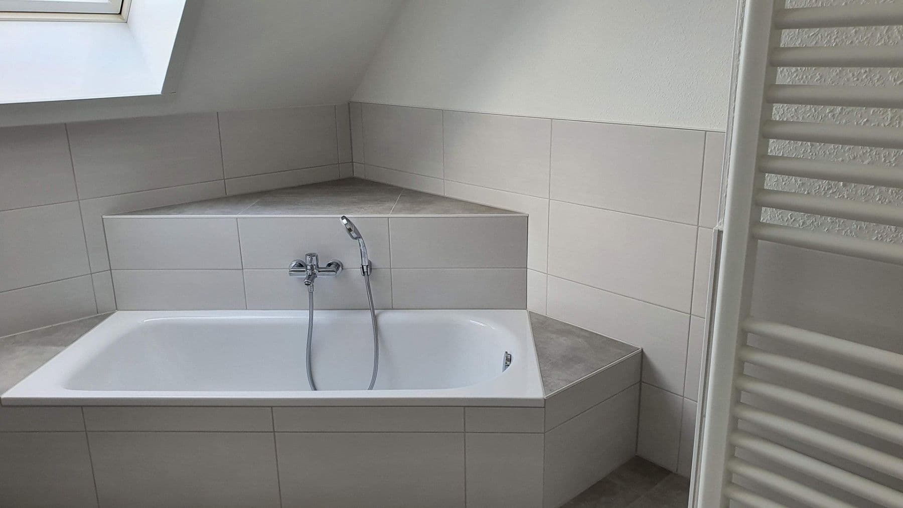 Prenájom bytu 4-izbový 150 m², Schwäbisch Hall, Bádensko-Wurttembersko Prenájom bytu 4-izbový 150 m², Schwäbisch Hall, Bádensko-Wurttembersko