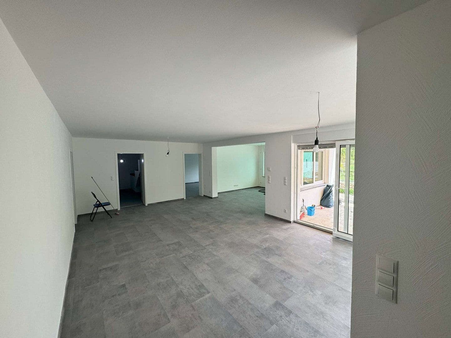 Prenájom bytu 3-izbový 130 m², Wehr, Porýnie-Falcko Prenájom bytu 3-izbový 130 m², Wehr, Porýnie-Falcko