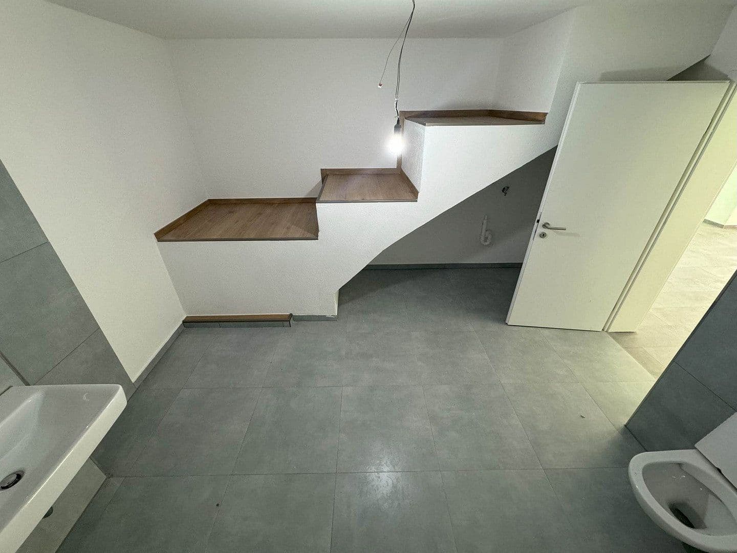 Prenájom bytu 3-izbový 130 m², Wehr, Porýnie-Falcko Prenájom bytu 3-izbový 130 m², Wehr, Porýnie-Falcko