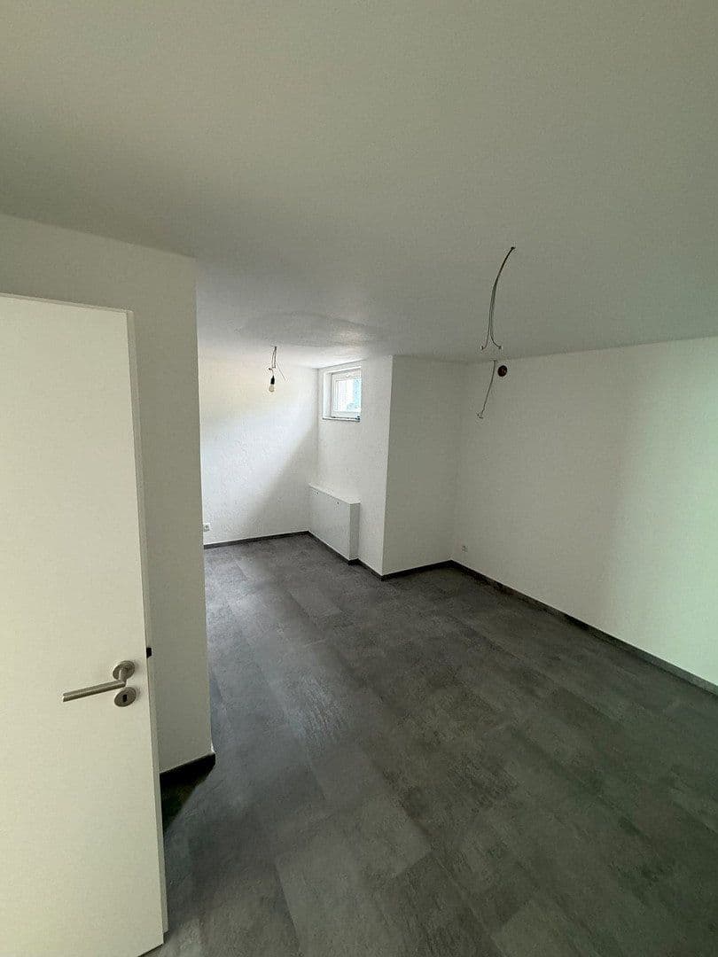 Prenájom bytu 3-izbový 130 m², Wehr, Porýnie-Falcko Prenájom bytu 3-izbový 130 m², Wehr, Porýnie-Falcko