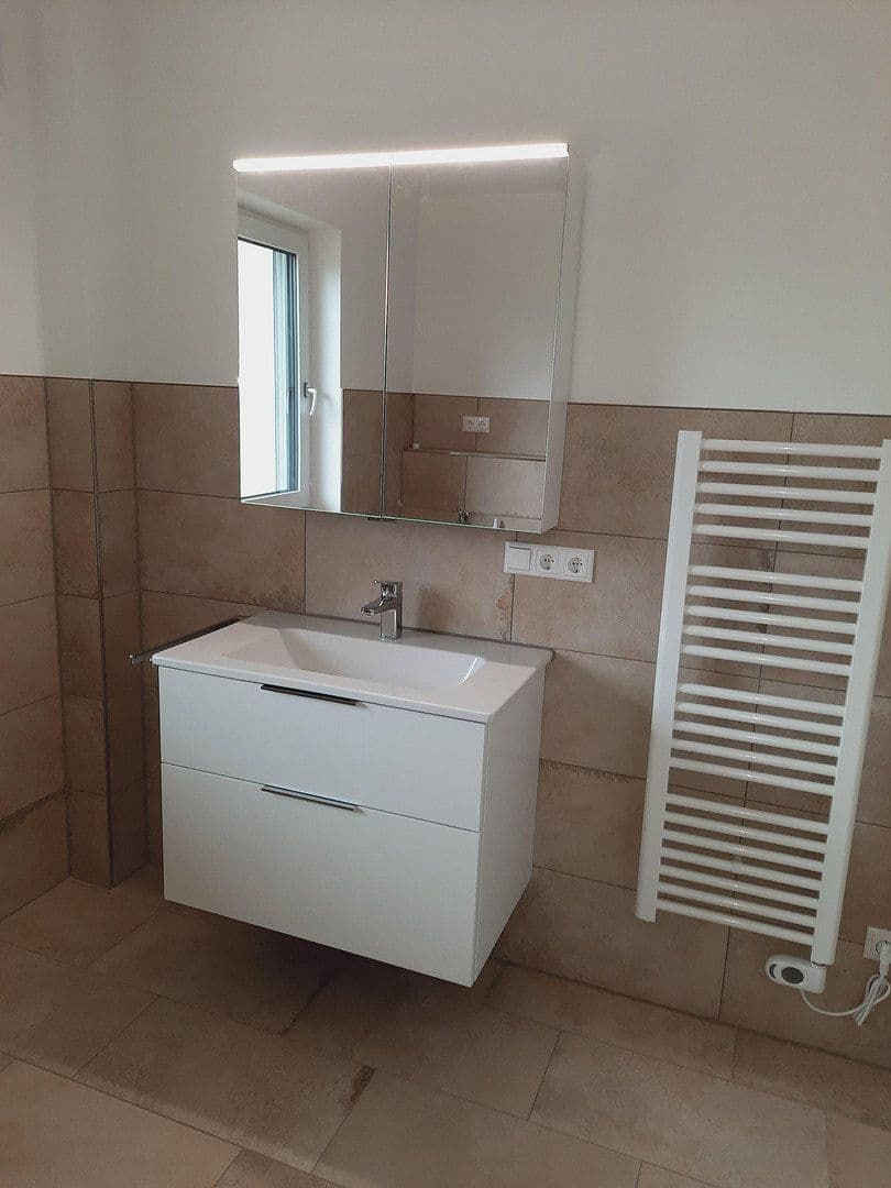 Prenájom bytu 3-izbový 97 m², Weng, Bavorsko Prenájom bytu 3-izbový 97 m², Weng, Bavorsko