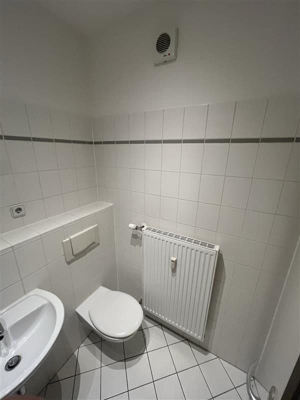 Prenájom bytu 1-izbový 28 m², Leberstr. 76, Berlin, Berlín Prenájom bytu 1-izbový 28 m², Leberstr. 76, Berlin, Berlín