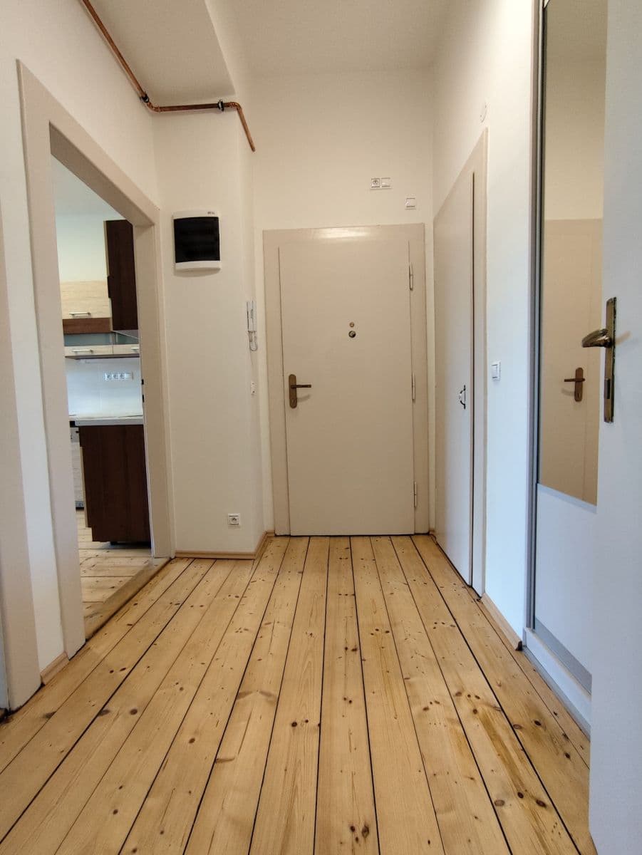 Prenájom bytu 1-izbový 43 m², V Zálomu, Praha, Praha Prenájom bytu 1-izbový 43 m², V Zálomu, Praha, Praha
