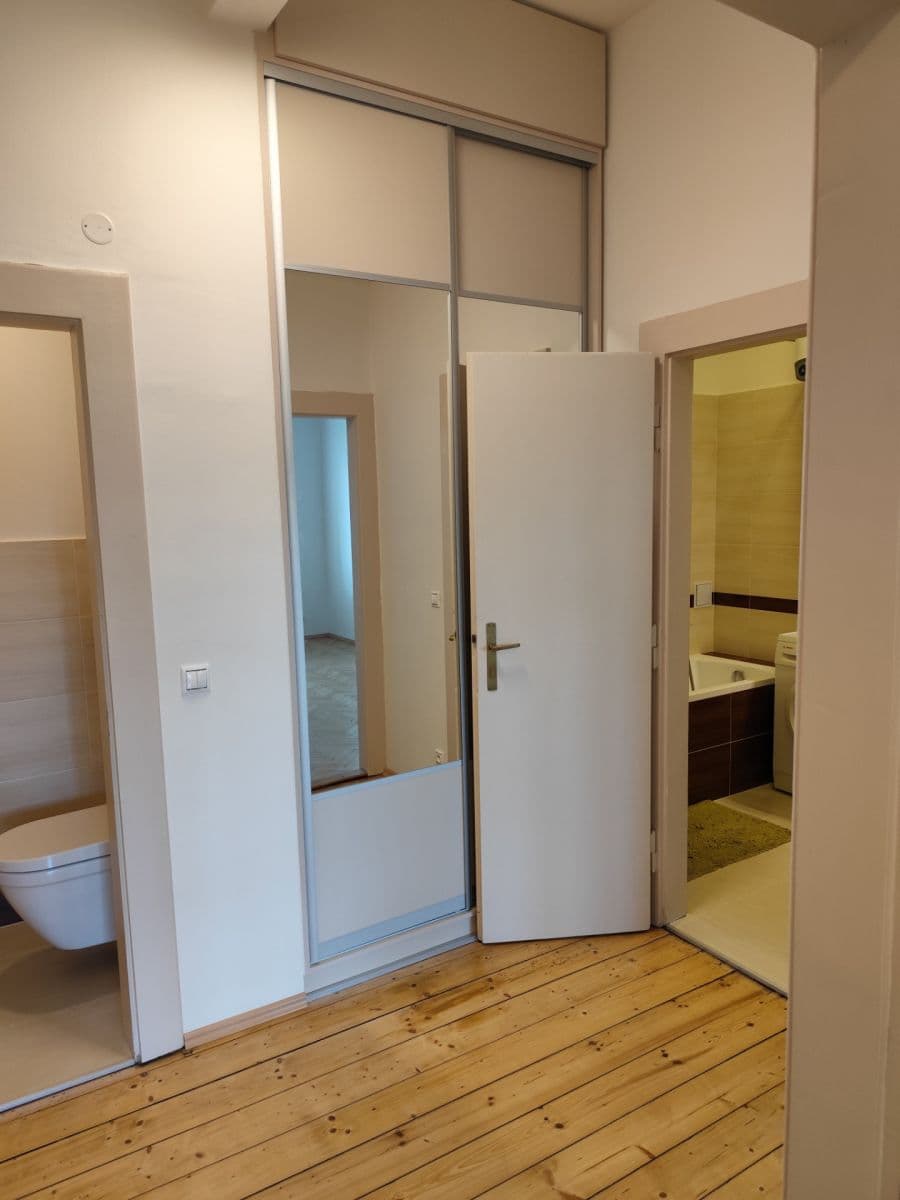 Prenájom bytu 1-izbový 43 m², V Zálomu, Praha, Praha Prenájom bytu 1-izbový 43 m², V Zálomu, Praha, Praha