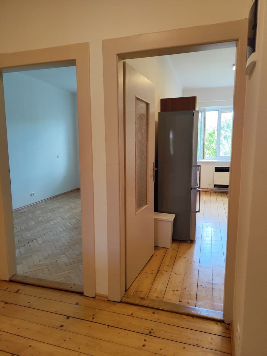 Prenájom bytu 1-izbový 43 m², V Zálomu, Praha, Praha Prenájom bytu 1-izbový 43 m², V Zálomu, Praha, Praha
