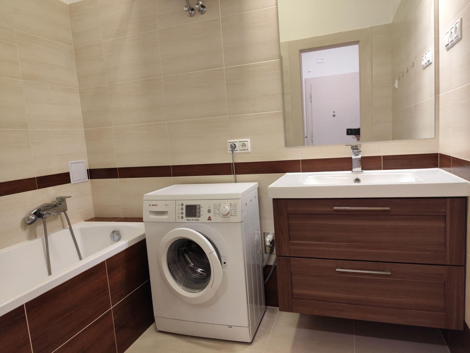 Prenájom bytu 1-izbový 43 m², V Zálomu, Praha, Praha Prenájom bytu 1-izbový 43 m², V Zálomu, Praha, Praha