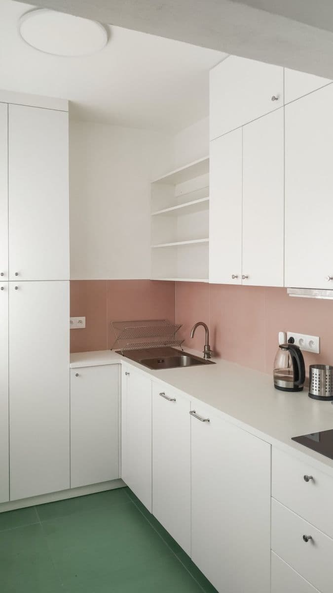 Prenájom bytu 1-izbový 28 m², Semilská, Praha, Praha Prenájom bytu 1-izbový 28 m², Semilská, Praha, Praha
