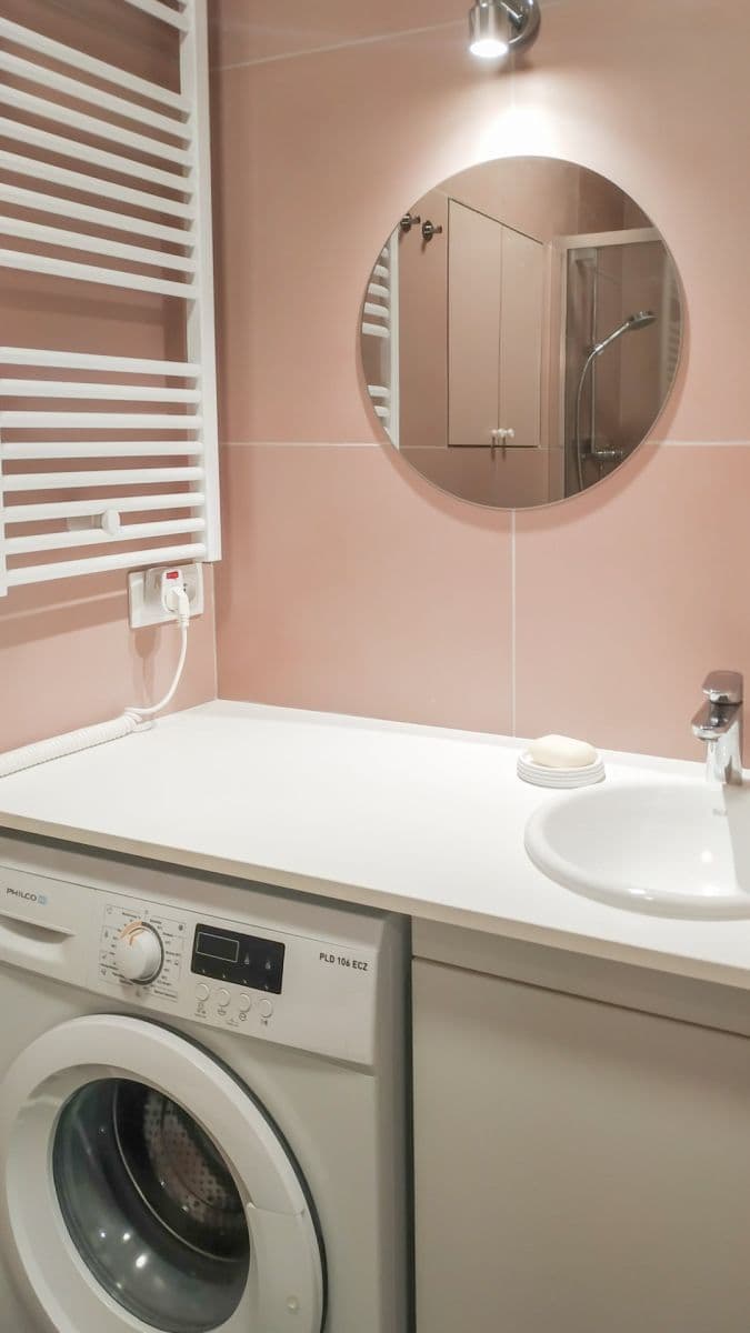Prenájom bytu 1-izbový 28 m², Semilská, Praha, Praha Prenájom bytu 1-izbový 28 m², Semilská, Praha, Praha