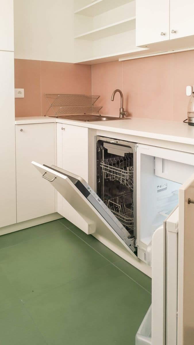 Prenájom bytu 1-izbový 28 m², Semilská, Praha, Praha Prenájom bytu 1-izbový 28 m², Semilská, Praha, Praha