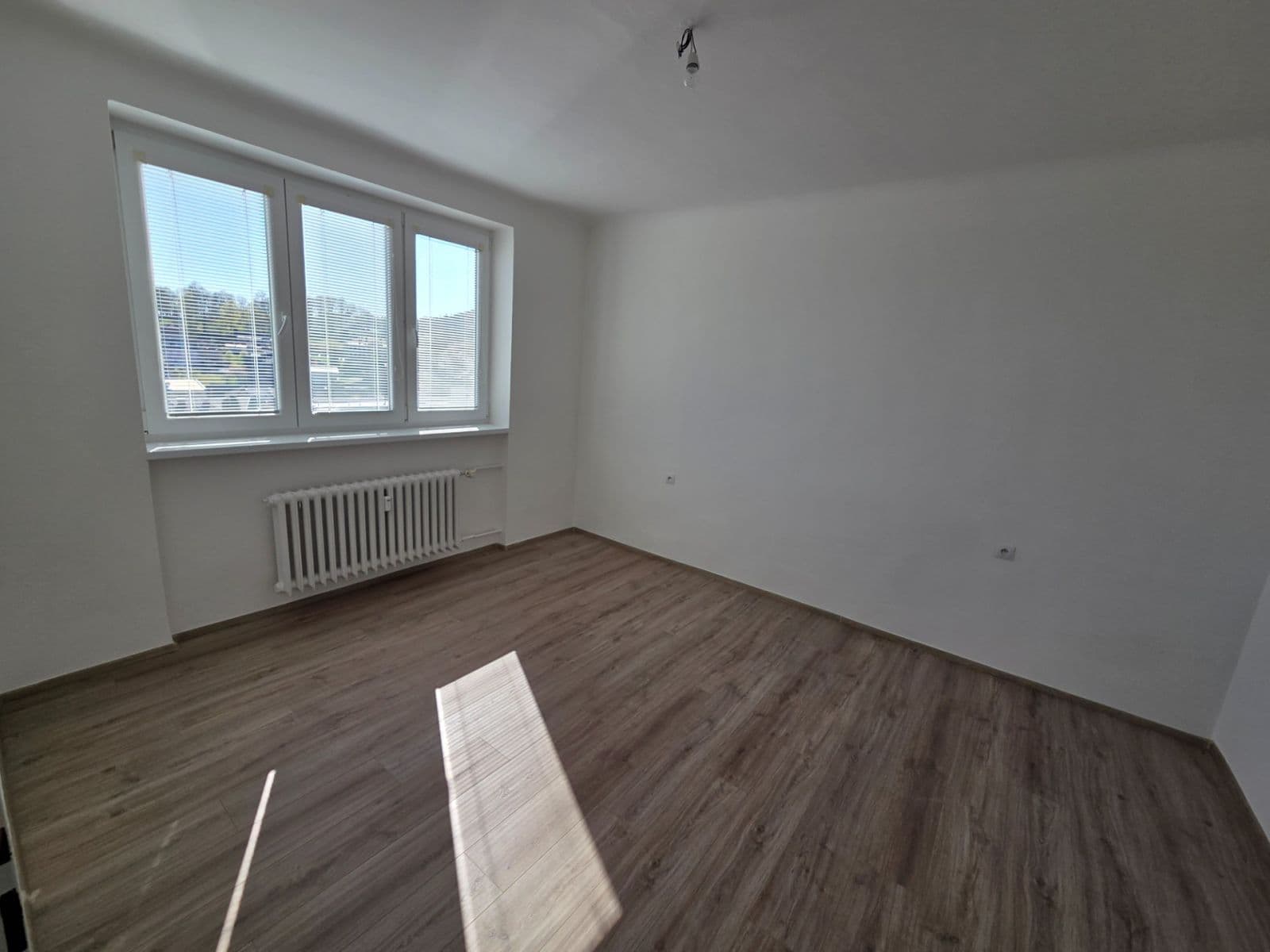 Prenájom bytu 3-izbový 57 m², U Stadionu, Jablonné nad Orlicí, Pardubický kraj Prenájom bytu 3-izbový 57 m², U Stadionu, Jablonné nad Orlicí, Pardubický kraj