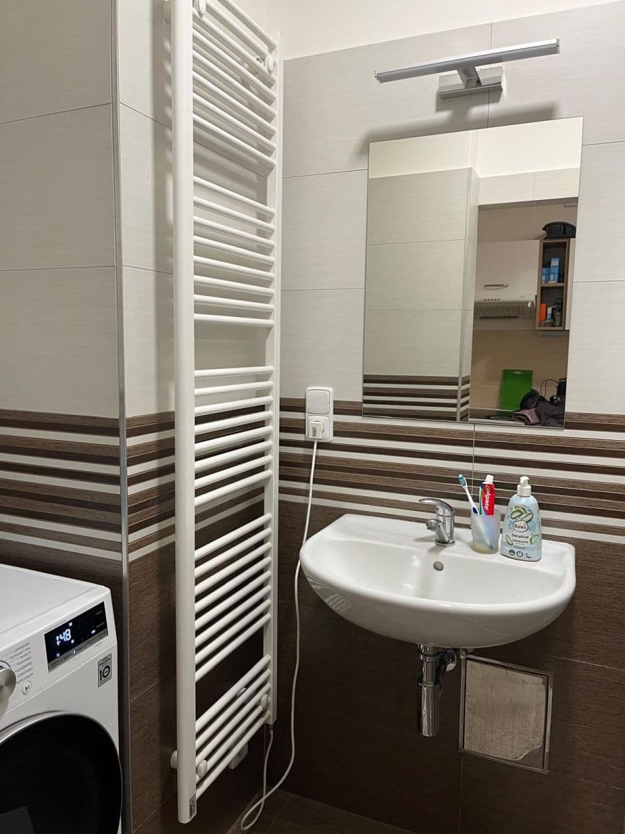 Prenájom bytu 2-izbový 42 m², Lucemburská, Praha, Praha Prenájom bytu 2-izbový 42 m², Lucemburská, Praha, Praha