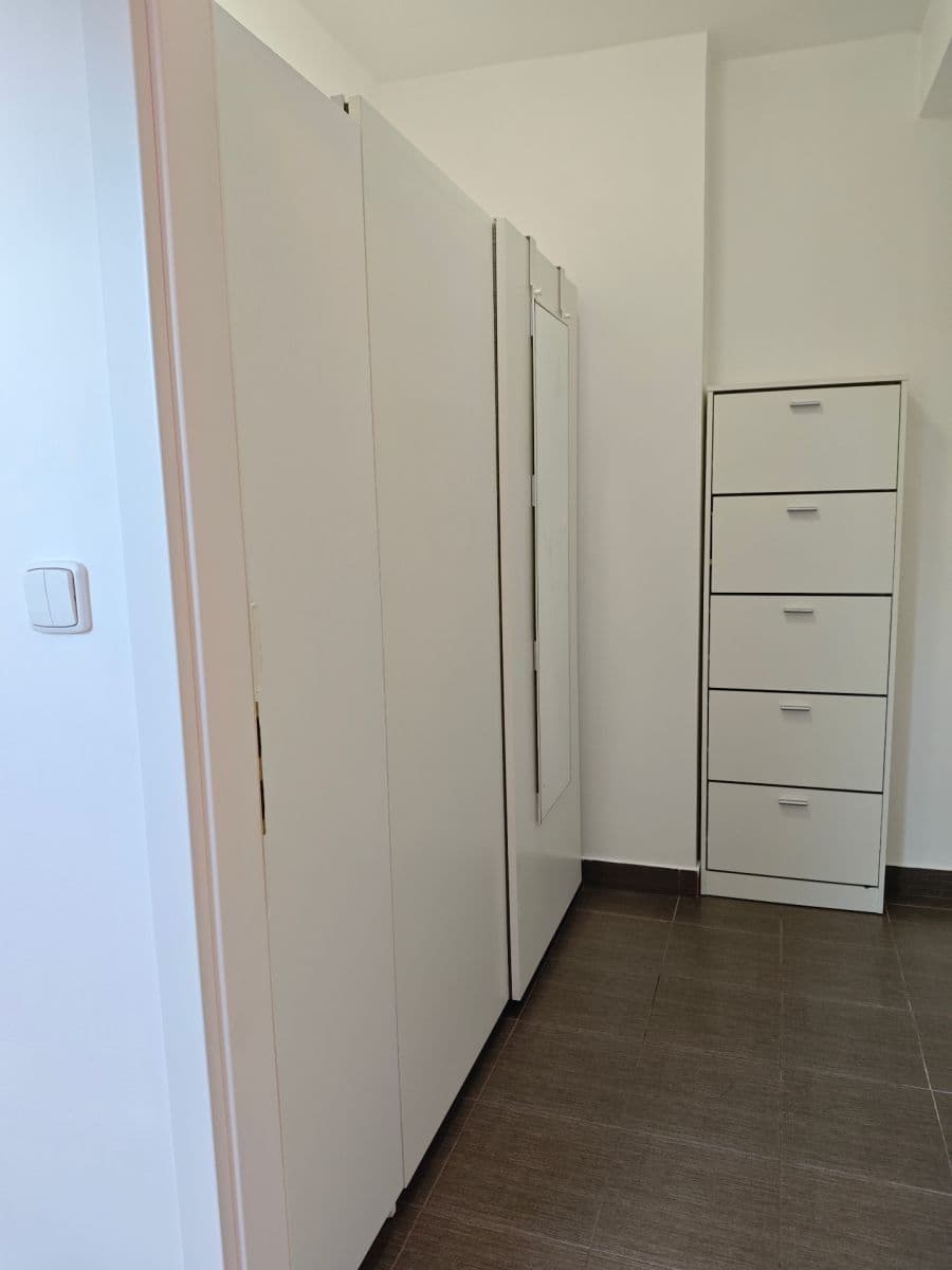 Predaj bytu 1-izbový 32 m², V Okruží, Praha, Praha Predaj bytu 1-izbový 32 m², V Okruží, Praha, Praha
