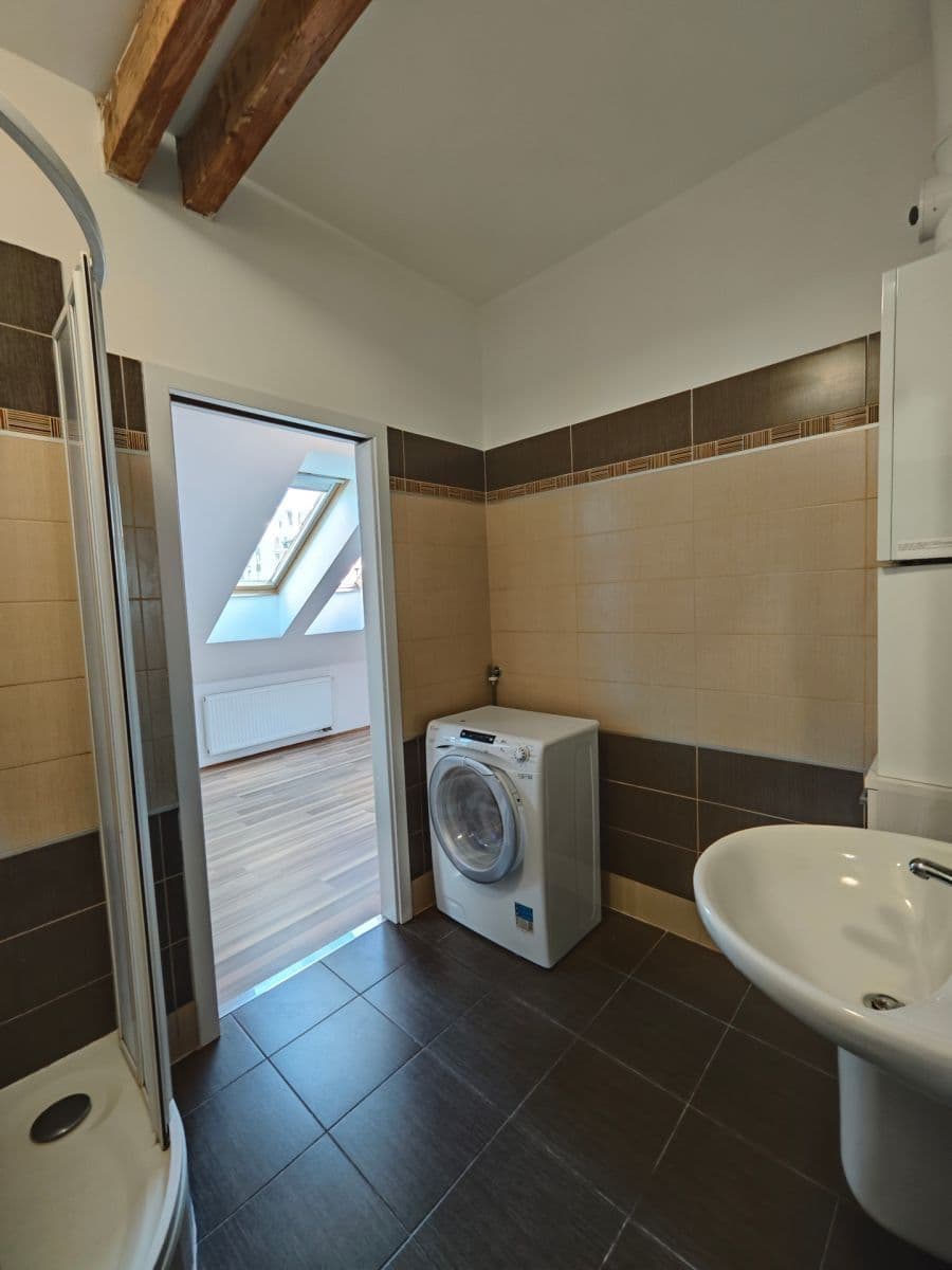 Predaj bytu 1-izbový 32 m², V Okruží, Praha, Praha Predaj bytu 1-izbový 32 m², V Okruží, Praha, Praha
