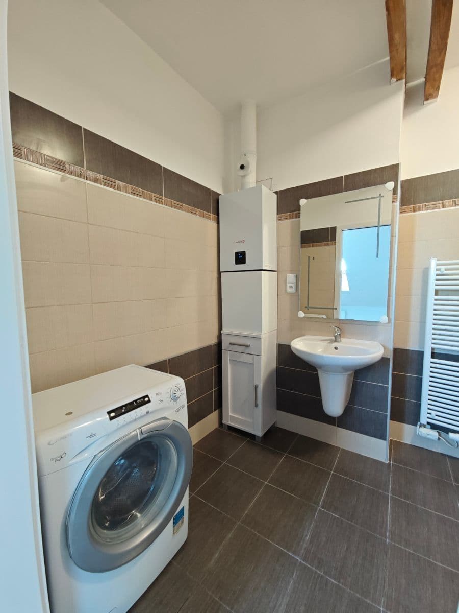 Predaj bytu 1-izbový 32 m², V Okruží, Praha, Praha Predaj bytu 1-izbový 32 m², V Okruží, Praha, Praha