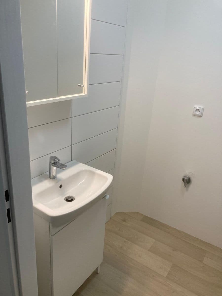 Prenájom bytu 1-izbový 28 m², Oblouková, Děčín, Ústecký kraj Prenájom bytu 1-izbový 28 m², Oblouková, Děčín, Ústecký kraj