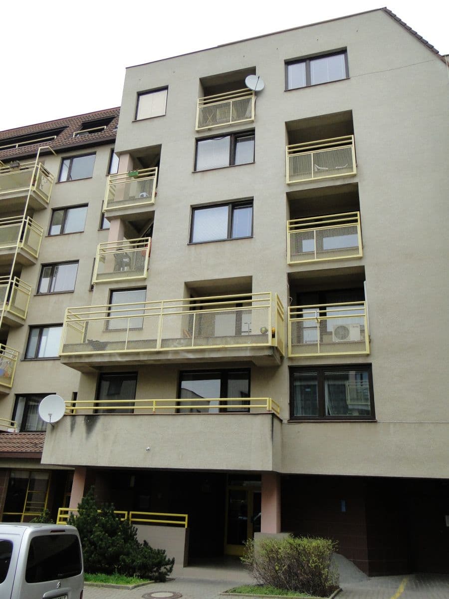 Prenájom bytu 3-izbový 80 m², Ke Dvoru, Praha, Praha Prenájom bytu 3-izbový 80 m², Ke Dvoru, Praha, Praha