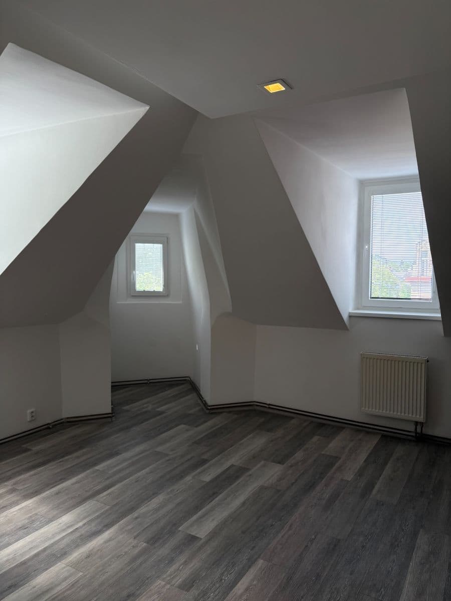 Prenájom bytu 2-izbový 60 m², Moskevská, Karlovy Vary, Karlovarský kraj Prenájom bytu 2-izbový 60 m², Moskevská, Karlovy Vary, Karlovarský kraj