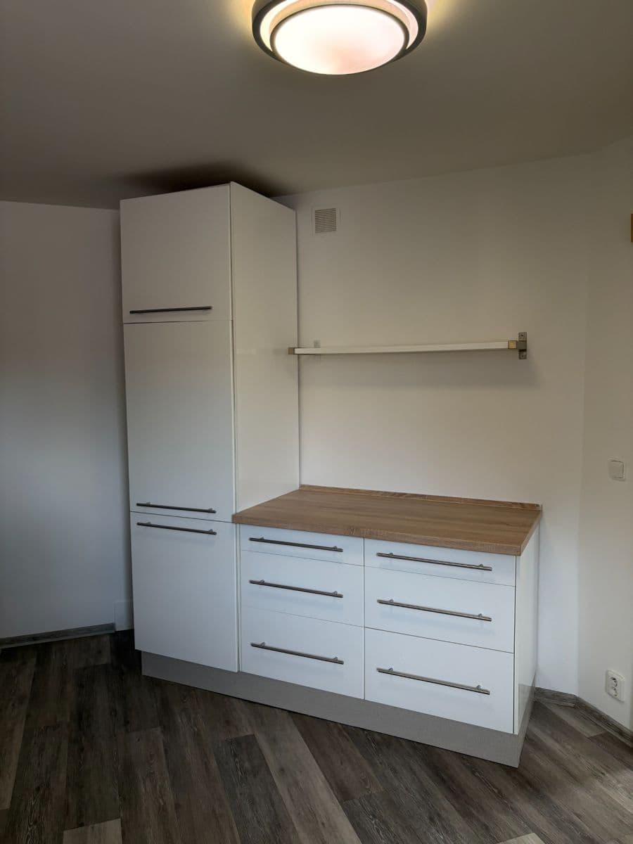 Prenájom bytu 2-izbový 60 m², Moskevská, Karlovy Vary, Karlovarský kraj Prenájom bytu 2-izbový 60 m², Moskevská, Karlovy Vary, Karlovarský kraj
