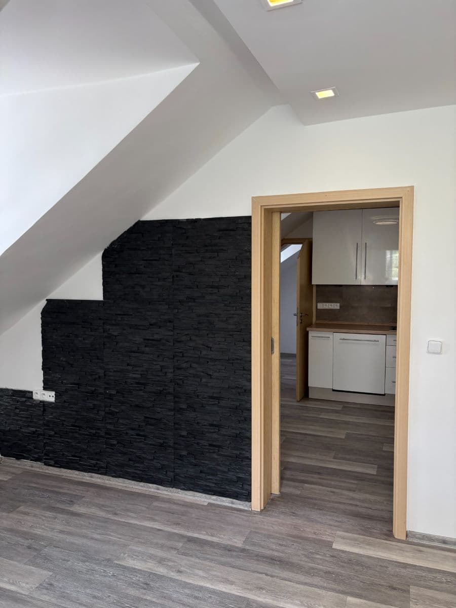 Prenájom bytu 2-izbový 60 m², Moskevská, Karlovy Vary, Karlovarský kraj Prenájom bytu 2-izbový 60 m², Moskevská, Karlovy Vary, Karlovarský kraj