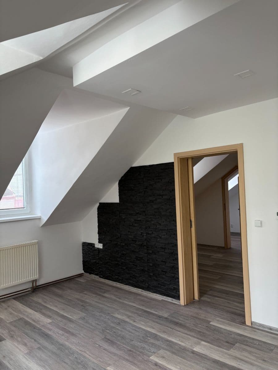 Prenájom bytu 2-izbový 60 m², Moskevská, Karlovy Vary, Karlovarský kraj Prenájom bytu 2-izbový 60 m², Moskevská, Karlovy Vary, Karlovarský kraj