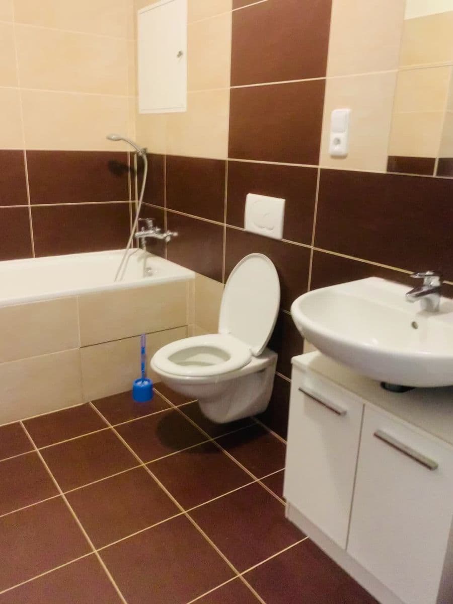 Prenájom bytu 2-izbový 65 m², Pod Formankou, Praha, Praha Prenájom bytu 2-izbový 65 m², Pod Formankou, Praha, Praha