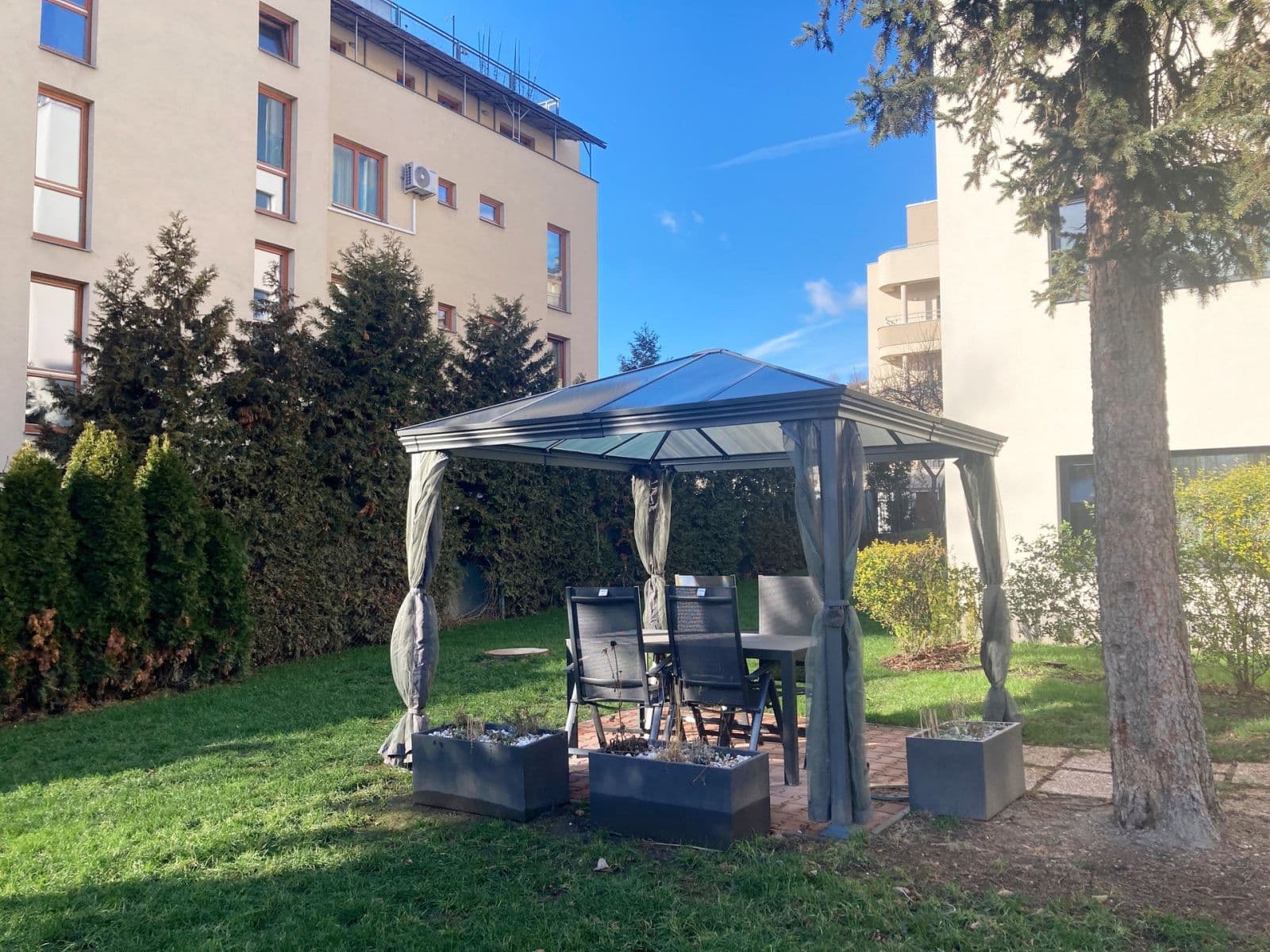 Prenájom bytu 3-izbový 83 m², Nad Rokoskou, Praha, Praha Prenájom bytu 3-izbový 83 m², Nad Rokoskou, Praha, Praha