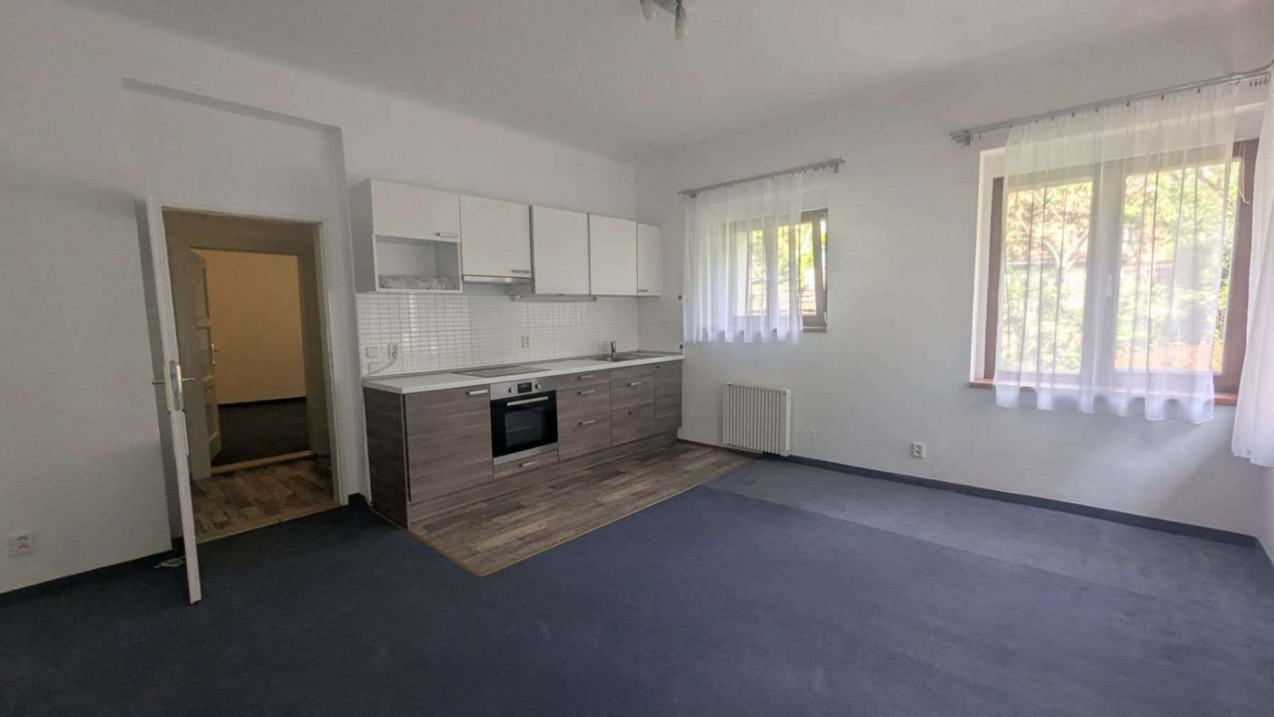 Prenájom bytu 2-izbový 43 m², Služská, Praha, Praha Prenájom bytu 2-izbový 43 m², Služská, Praha, Praha