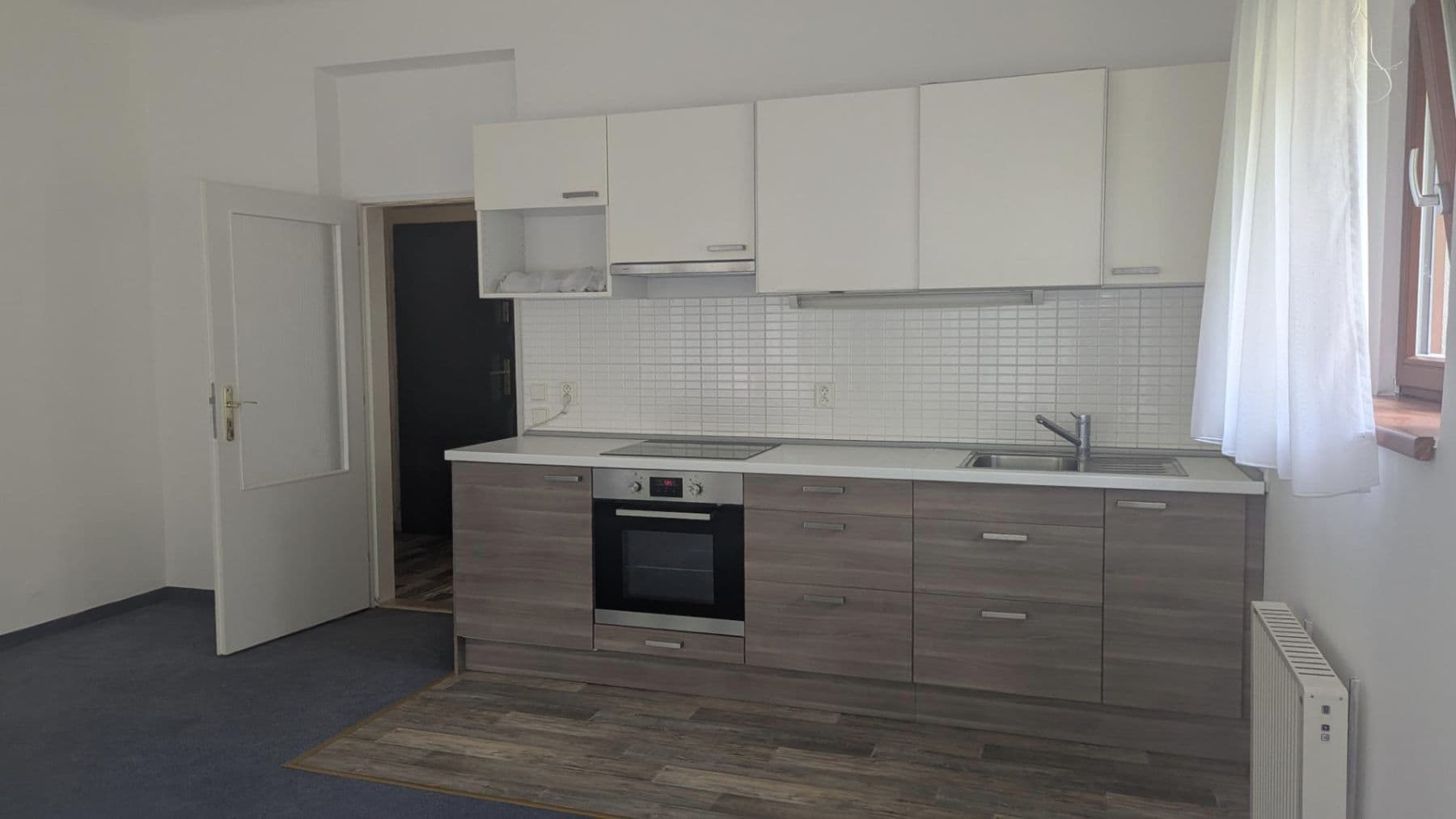 Prenájom bytu 2-izbový 43 m², Služská, Praha, Praha Prenájom bytu 2-izbový 43 m², Služská, Praha, Praha