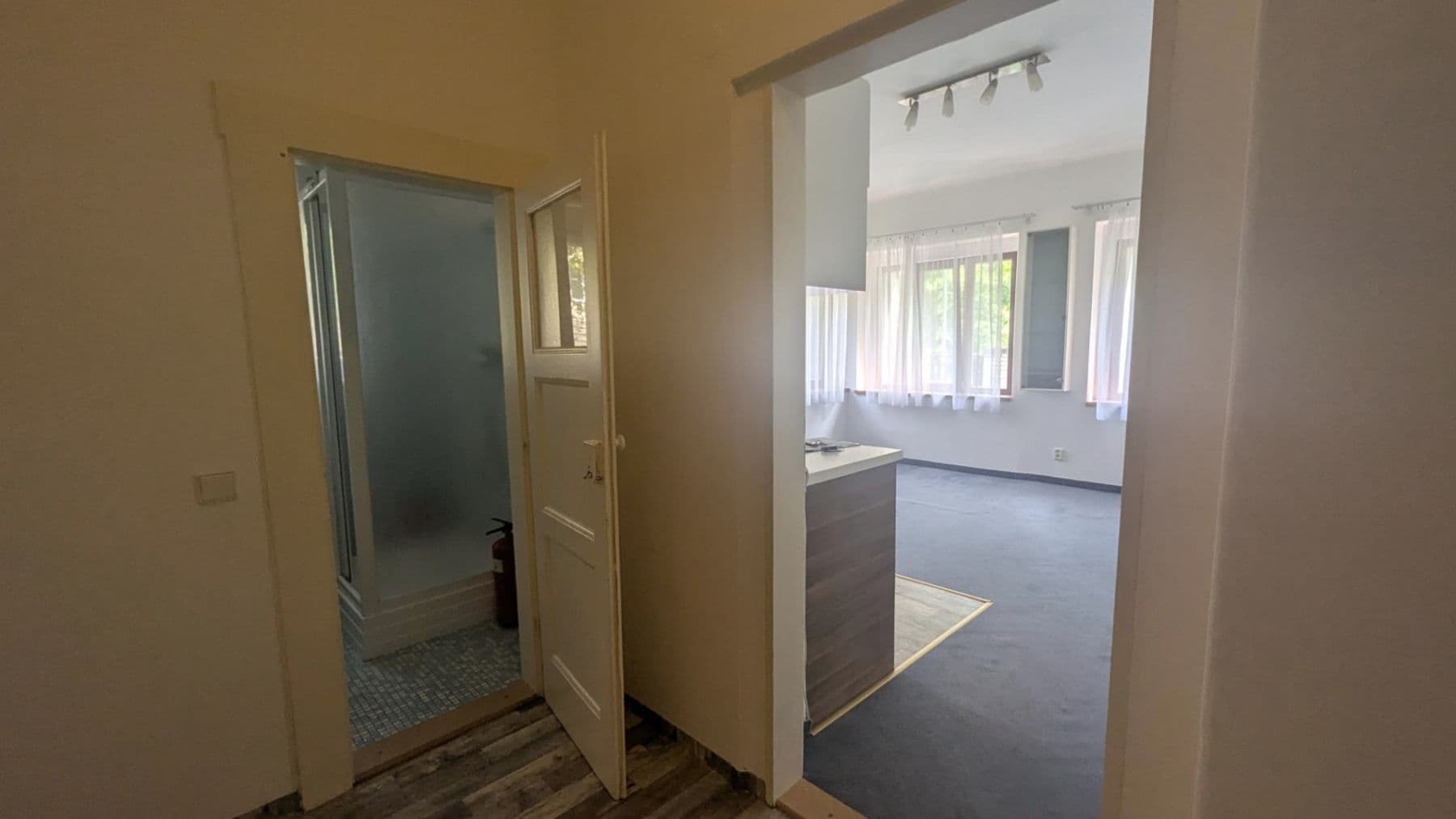 Prenájom bytu 2-izbový 43 m², Služská, Praha, Praha Prenájom bytu 2-izbový 43 m², Služská, Praha, Praha