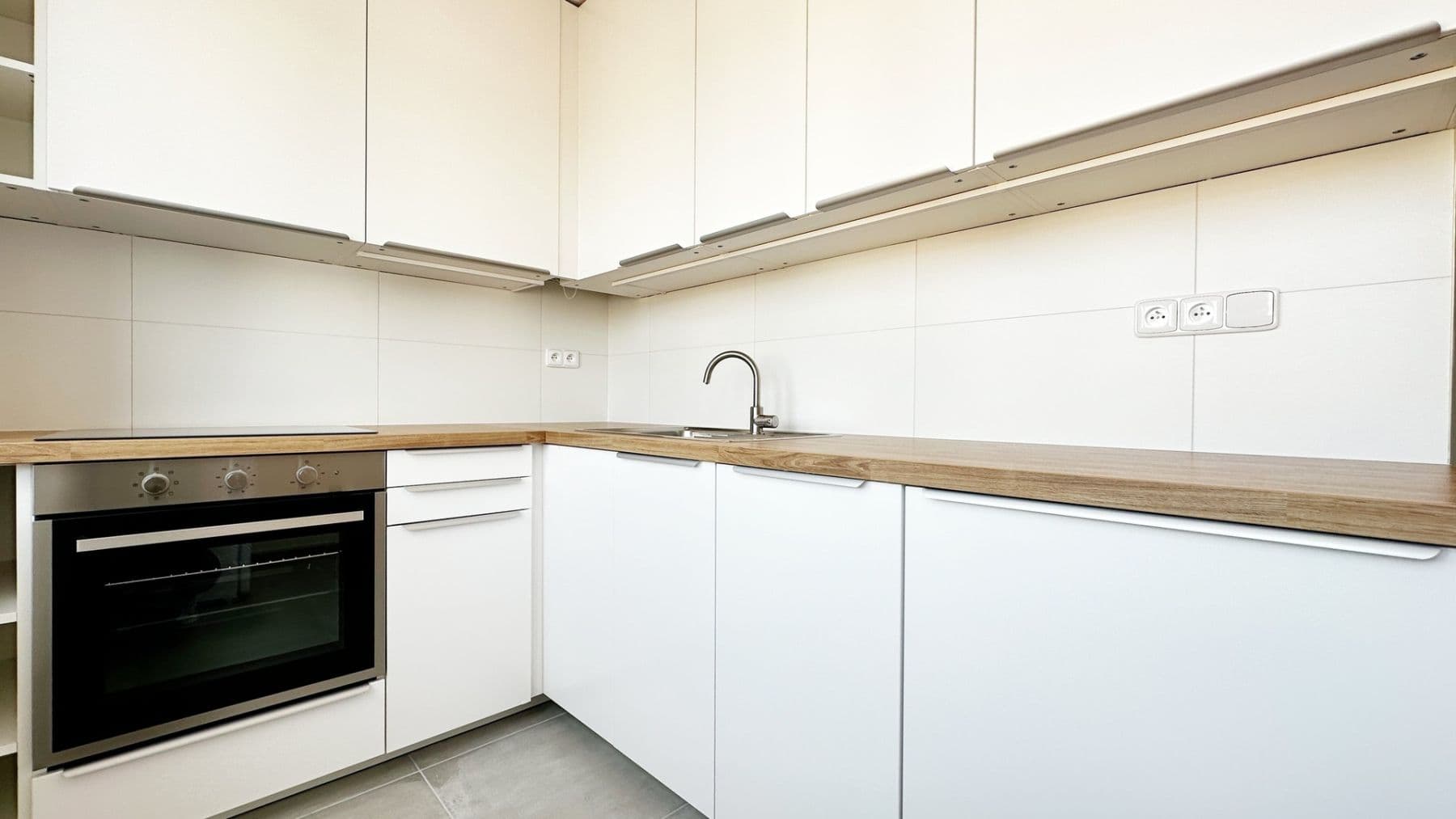 Prenájom bytu 2-izbový 50 m², Vrbenského, Praha, Praha Prenájom bytu 2-izbový 50 m², Vrbenského, Praha, Praha