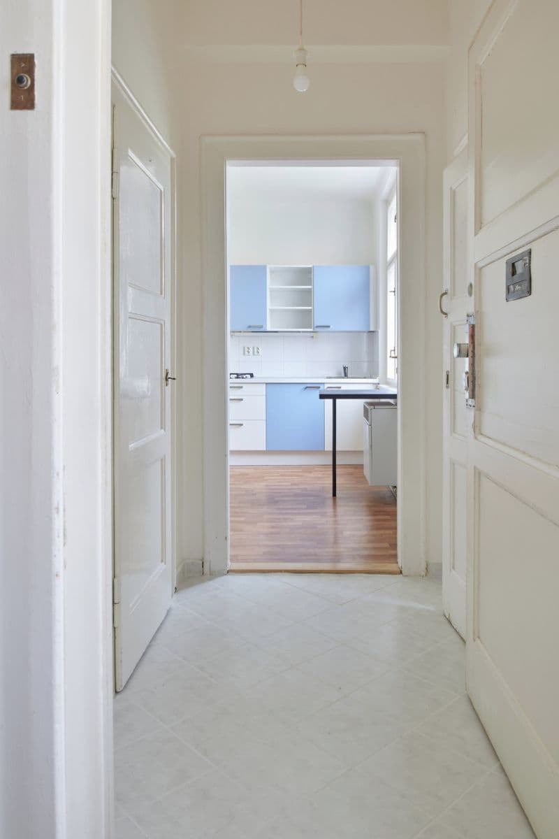 Prenájom bytu Garsoniéra 30 m², Jaurisova, Praha, Praha Prenájom bytu Garsoniéra 30 m², Jaurisova, Praha, Praha