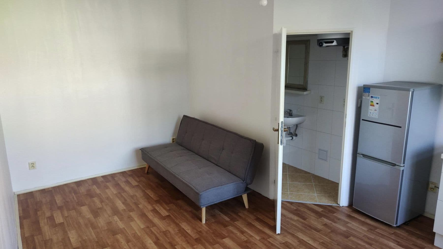 Prenájom bytu Garsoniéra 30 m², Jaurisova, Praha, Praha Prenájom bytu Garsoniéra 30 m², Jaurisova, Praha, Praha