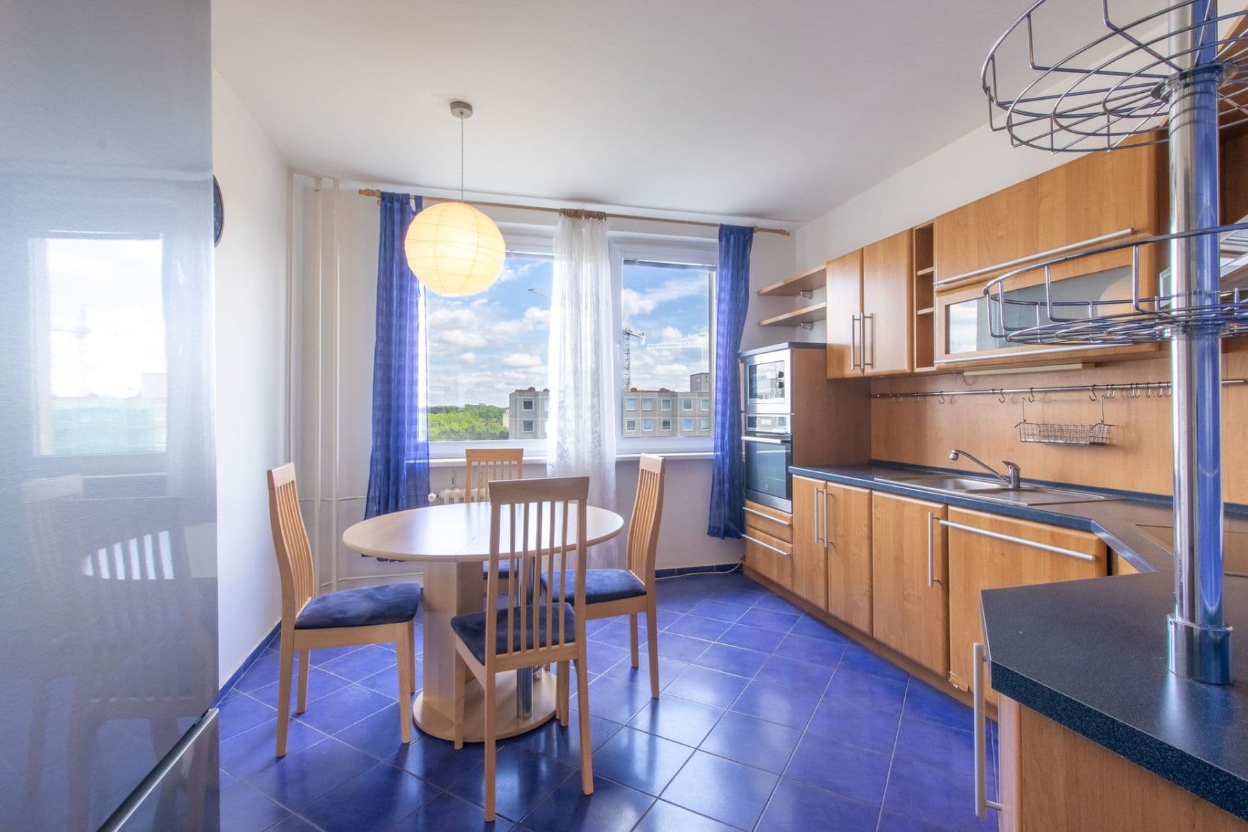 Prenájom bytu 3-izbový 73 m², Leopoldova, Praha, Praha Prenájom bytu 3-izbový 73 m², Leopoldova, Praha, Praha