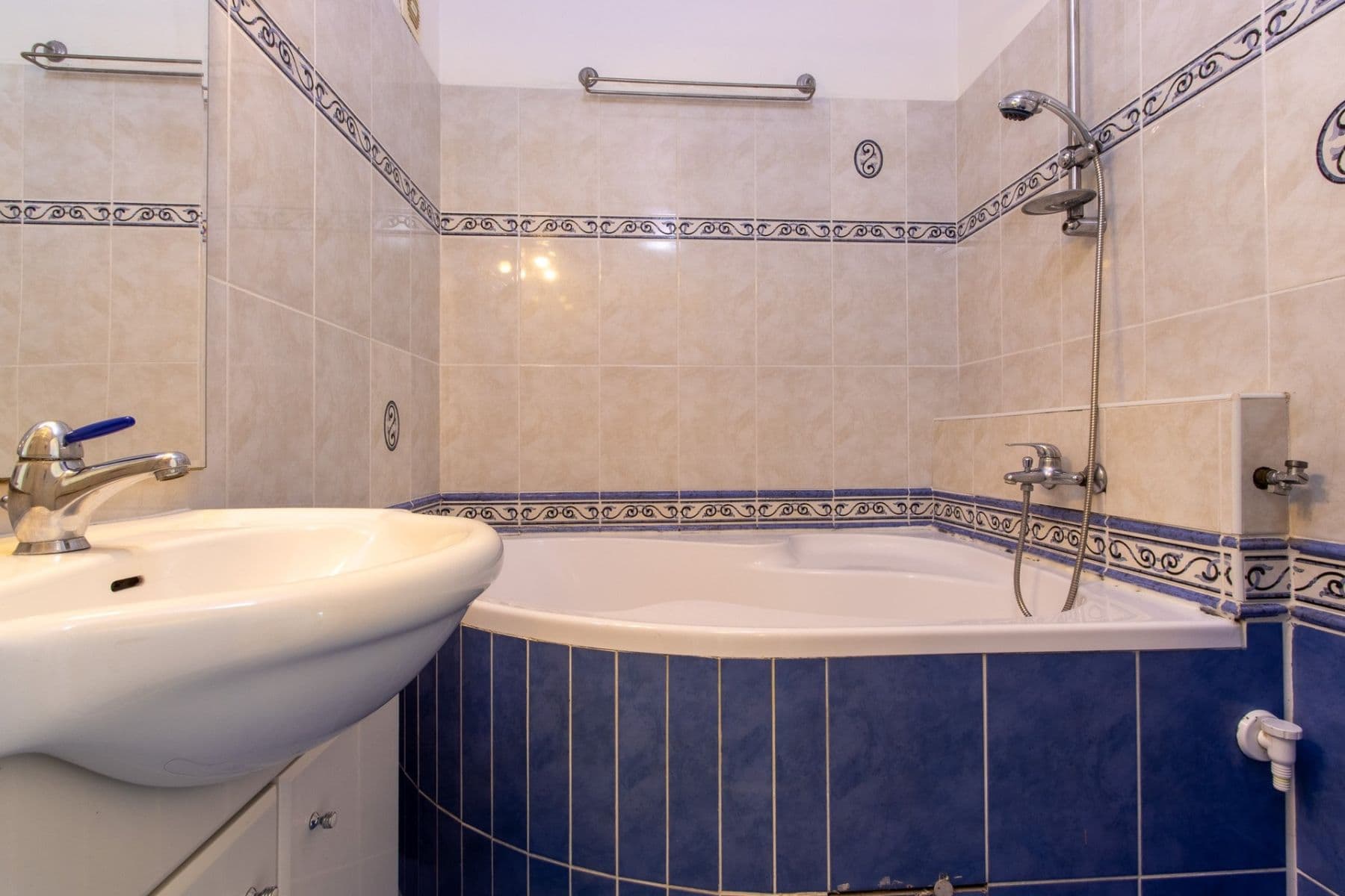 Prenájom bytu 3-izbový 73 m², Leopoldova, Praha, Praha Prenájom bytu 3-izbový 73 m², Leopoldova, Praha, Praha