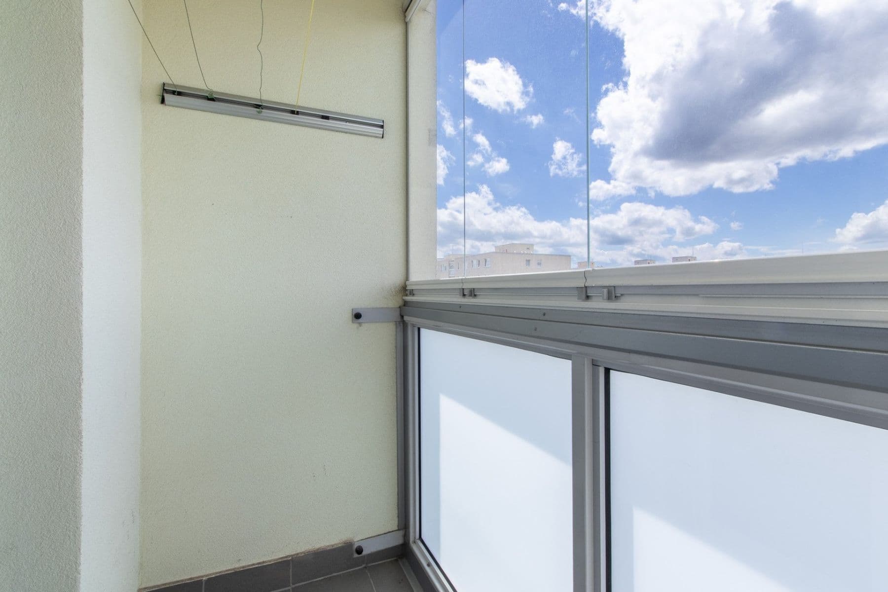 Prenájom bytu 3-izbový 73 m², Leopoldova, Praha, Praha Prenájom bytu 3-izbový 73 m², Leopoldova, Praha, Praha