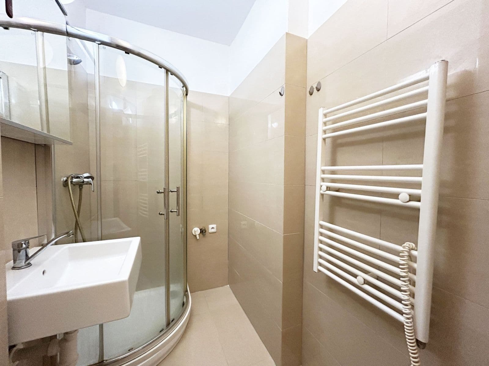 Prenájom bytu 1-izbový 24 m², Kounická, Praha, Praha Prenájom bytu 1-izbový 24 m², Kounická, Praha, Praha