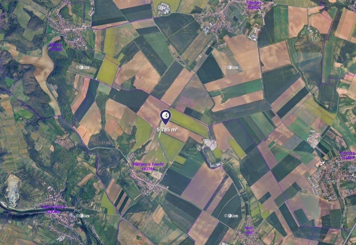 Predaj pozemku 3.857 m², Mělčany, Jihomoravský kraj Predaj pozemku 3.857 m², Mělčany, Jihomoravský kraj